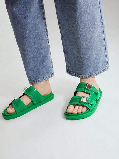 BUCKLE DECOR GREEN FALT SANDALS