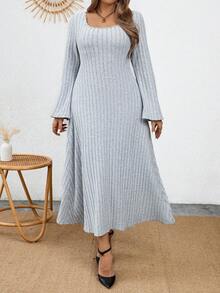 Calvaya Kích thước lớn Màu thuần Đồ đan Ribbed Xu hướng: Cắt giảm Trở lại Tay áo loe Đầm - Xám - Xem 2