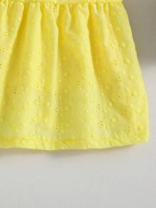 SHEIN Tween-Mädchen - helles gelbes Blumenkleid aus strukturierter Stoff mit Schulterriemen für den Urlaub im Sommer dekoriert
