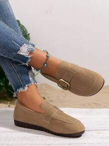 金屬扣設計的女士平底便鞋,一體成型且休閒 - 棕色 - 查看 4