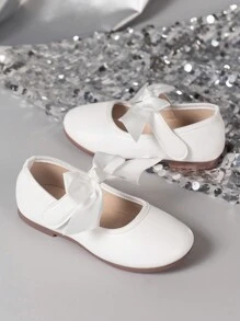 1 双白色经典平底儿童休闲鞋，时尚简约的设计 - 白色 - 查看 4