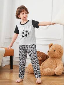 Conjunto de 2 piezas de ropa de estar en casa con camiseta de manga corta y pantalones estampados con diseño de fútbol para niño pequeño