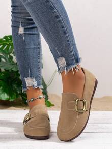 金屬扣設計的女士平底便鞋,一體成型且休閒 - 棕色 - 查看 5