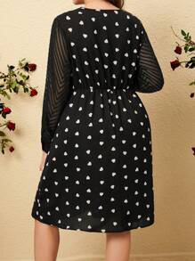 SHEIN Clasi 大尺碼女裝心形印花網紗長袖連衣裙 - 黑與白 - 查看 2