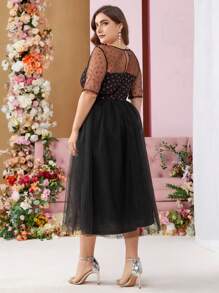 SHEIN Belle Vestido de tutú de princesa de graduación de cóctel de fiesta de San Valentín para mujeres de talla grande en tejido brillante con empalme de malla negra y corazones rojos