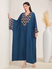 Al Najma Geometric Pattern V-Neck Batwing Sleeve Kaftan - Blue - View 3