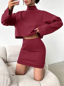 SHEIN قميص صوفي طويل ذو أكمام طويلة مضلع مع قميص داخلي برقبة عالية وتنورة قصيرة على شكل مجموعة قطعتين - عنابي اللون - مشاهدة 5