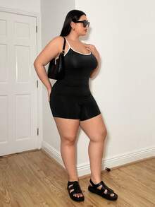 SHEIN Essnce Áo liền quần nữ có kích thước lớn, thiết kế tương phản có độ đàn hồi cao, áo liền quần màu đen gợi cảm với kiểu dáng vừa vặn thoải mái và cổ cao - Đen và trắng - Xem 4