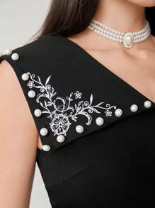 Modelyn Women'S Floral Embroidered Bodycon Dress - Black - View 8