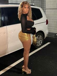 Slaydiva 情人节性感不对称下摆侧褶金属箔面料女式迷你裙 - 金色 - 查看 4