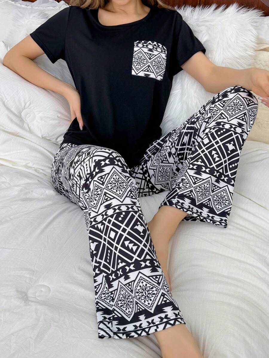 Geometric Patterned Short Sleeve T-Shirt And Pants Pajama Set - Multicolor - View 1