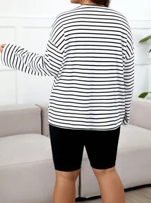 SHEIN Set Di 2 Pezzi Top A Collo Rotondo Ol Loose Fit A Righe Taglia Grande Per Maternità E Pantaloncini A Vita Regolabile Uniti Monocromatici - Bianco e nero - Visualizzare 2