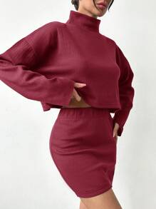 SHEIN قميص صوفي طويل ذو أكمام طويلة مضلع مع قميص داخلي برقبة عالية وتنورة قصيرة على شكل مجموعة قطعتين - عنابي اللون - مشاهدة 3
