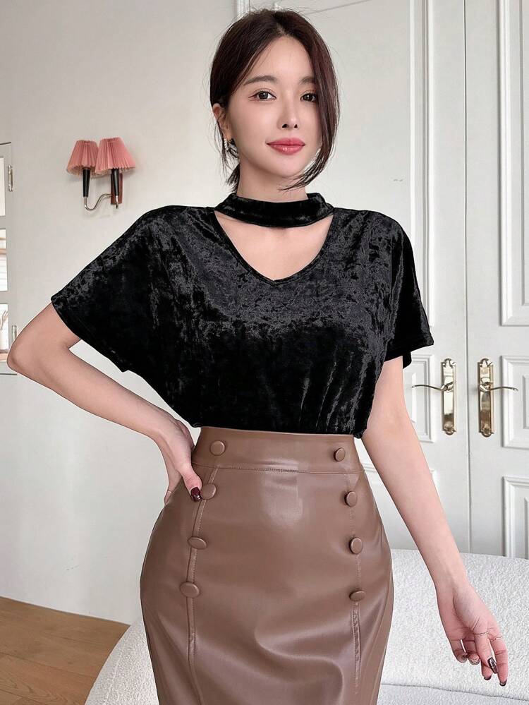 Women's Choker V-Neck Batwing Short Sleeve T-Shirt