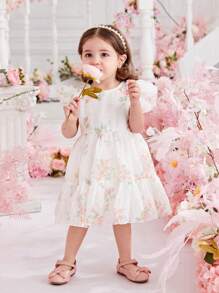 SHEIN Glamorique Kids 嬰兒女生玫瑰印花公主連衣裙，設有荷葉邊袖和蕾絲裙 - 白色 - 查看 5