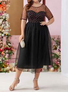 SHEIN Belle Vestido de tutú de princesa de graduación de cóctel de fiesta de San Valentín para mujeres de talla grande en tejido brillante con empalme de malla negra y corazones rojos