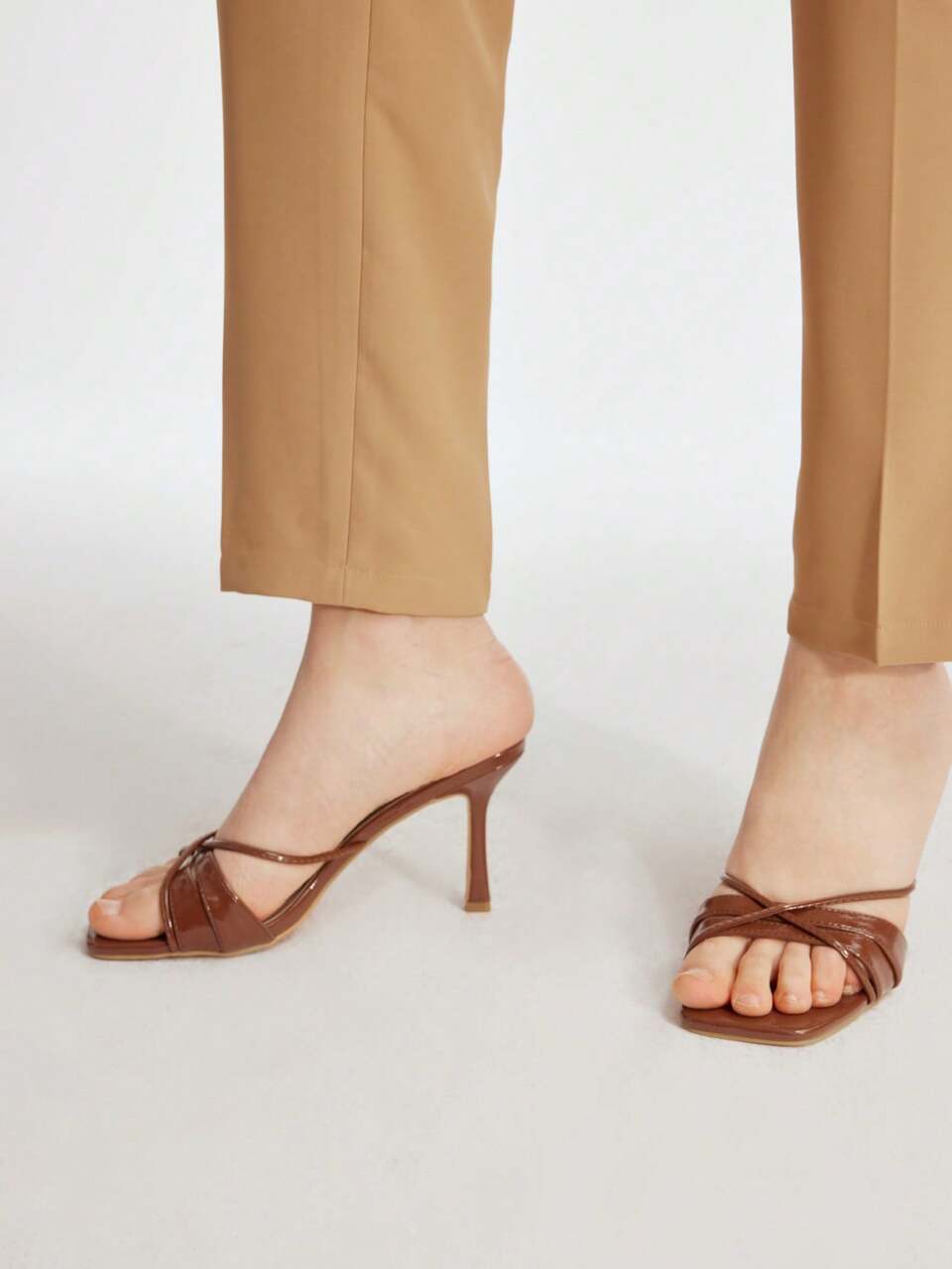 COMFORTABLE SQUARE TOE WOMEN'S HIGH HEEL SANDALS