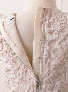 SHEIN Young Girl Ruffle Hem Flower Jacquard Top With Button Decoration And Skirt Two Piece Set - Beige - View 3
