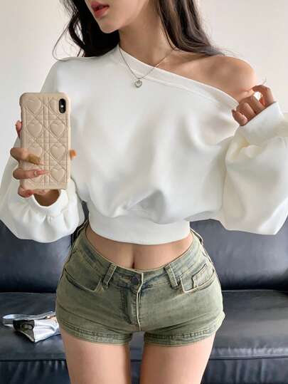 DAZY Sudadera con cuello asimétrico de manga larga para mujer, blusas de manga larga, ropa de vuelta al colegio, ropa de otoño para mujer