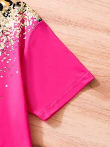 SHEIN Conjunto De Dos Piezas Para Niñas Preadolescentes De Top Y Shorts Con Estampado De Leopardo Y Parches