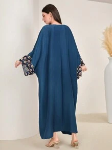 Al Najma Geometric Pattern V-Neck Batwing Sleeve Kaftan - Blue - View 2