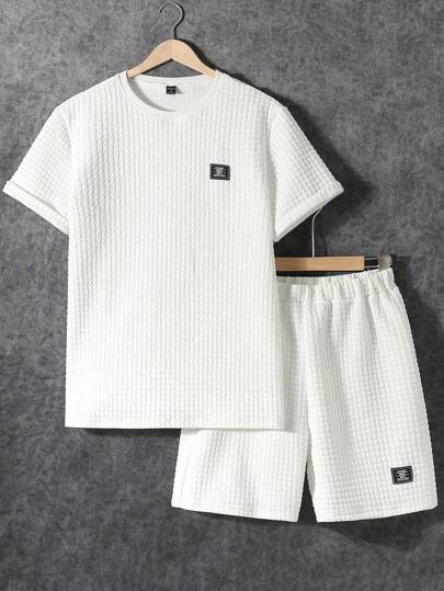 Manfinity 男士休闲短袖 T 恤和短裤套装，带字母补丁和提花面料，圆领，舒适服装