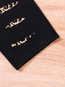 SHEIN Conjunto De Dos Piezas Para Niñas Preadolescentes De Top Y Shorts Con Estampado De Leopardo Y Parches