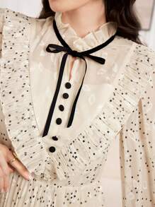 Modelyn Của phụ nữ Hình vết tròng Polka Đầm Với Ruffled Đường viền cổ áo Và Thắt lưng Eo - Màu be - Xem 1