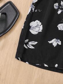 SHEIN Thiếu niên cô gái Cơ bản Áo ba lỗ Áo Với Xù Hoa Sen & In hoa Bộ quần short Với Buộc Thắt lưng - màu đen - Xem 3