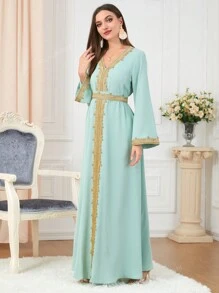 Vestido modesto de tipo kaftan con manga larga, escote en V, parches bordados y bloques de color para mujer