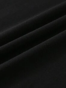 SHEIN EZwear 女式黑色圓領短袖 T 卹,帶有英文字母、天使和玫瑰圖案,情人節 - 黑色 - 查看 3