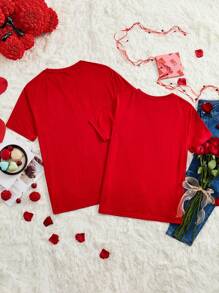 SHEIN Essnce Camiseta a juego para pareja en el Día de San Valentín, camiseta de dama con estampado de corazón de mano, regalo para novio/novia, cita - Rojo - Ver 2