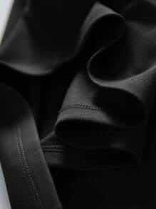 SHEIN LUNE 大碼標語圖案不對稱領T恤和鏤空緊身打底褲 - 黑色 - 查看 6