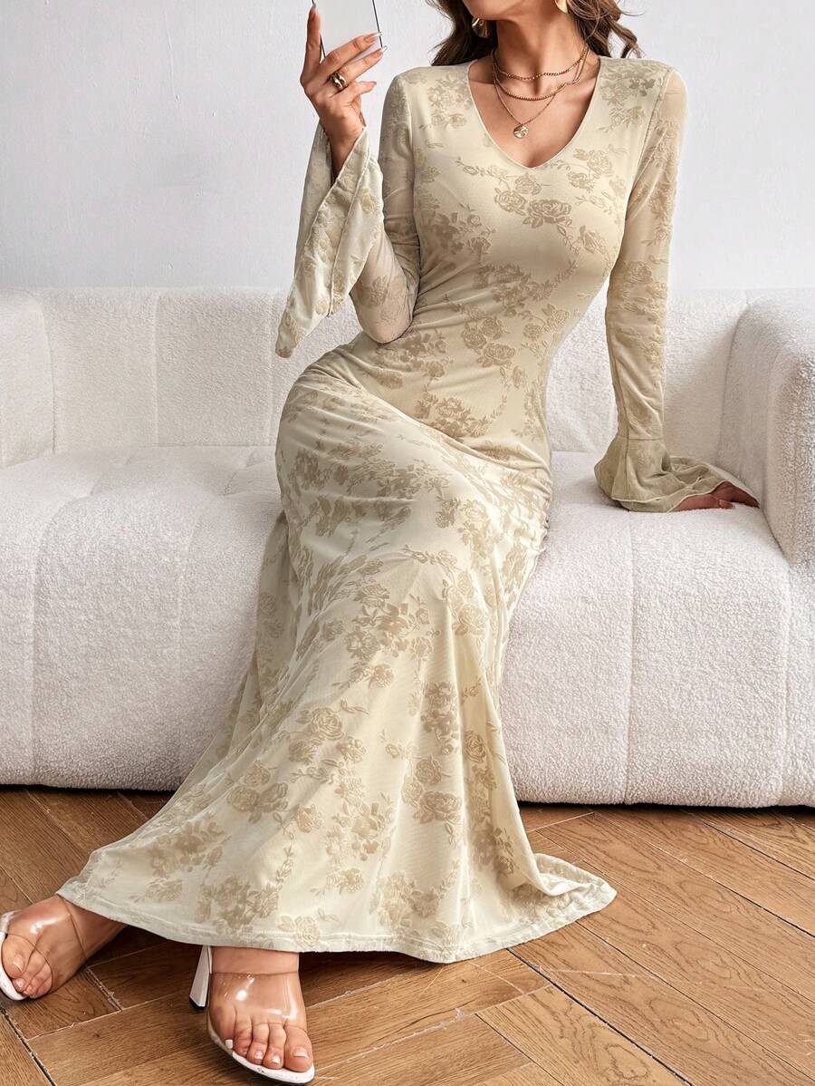 SHEIN Privé Váy đuôi cá nhung hở vai tay loe ngày lễ tình nhân dành cho nữ - Màu be - Xem 1