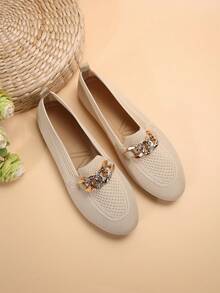 Women's Plus Size Casual Slip-On Flats With Chain Detail In New Spring Color, Beige - Beige - View 2
