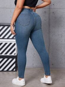 CovetEZ 大尺碼水洗修身牛仔褲 - 中等水洗藍 - 查看 2