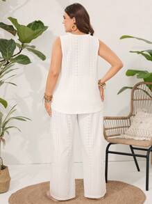 SHEIN VCAY 大尺寸鏤空刺繡圖案休閒背心褲度假套裝 - 白色 - 查看 2