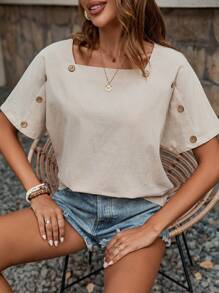 EMERY ROSE 扣飾方領短袖上衣 - 杏色 - 查看 6