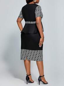 SHEIN Lady Conjunto De 2 Piezas De Talla Grande Para Mujer Con Ajuste Delgado Con Estampado Geométrico Y Remiendo