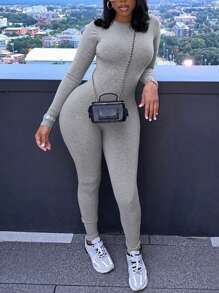 女式休闲纯色圆领长袖连体裤