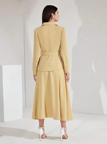 Modelyn Của phụ nữ Màu thuần Đôi ngực Bộ đồ Áo khoác Với Cổ bẻ Và Chiều dài đầu gối Váy - Màu Khaki - Xem 2