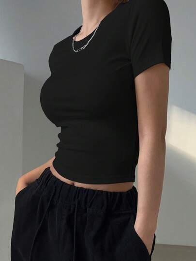 DAZY 女性短款圓領短袖上衣