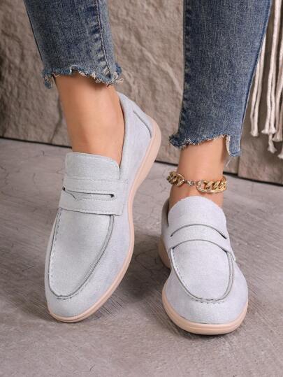 2025年秋季带装饰一脚蹬乐福鞋，女士灰色平底鞋
