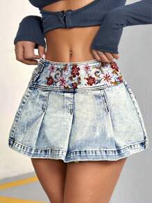 SHEIN ICON 女仕花卉刺繡百褶丹寧迷你裙 - 藍色 - 查看 1