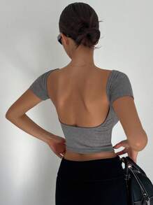 DAZY 纯色修身短袖 T 恤，背部镂空，外出上衣 - 淺灰色 - 查看 5