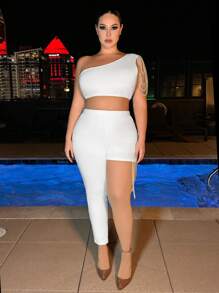 SHEIN SXY مجموعة توب بزينة اللؤلؤ العالي الخصر للنساء بحجم زائد تصميم كتف واحد وسروال - أبيض - مشاهدة 6
