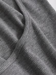 DAZY 纯色修身短袖 T 恤，背部镂空，外出上衣 - 淺灰色 - 查看 4