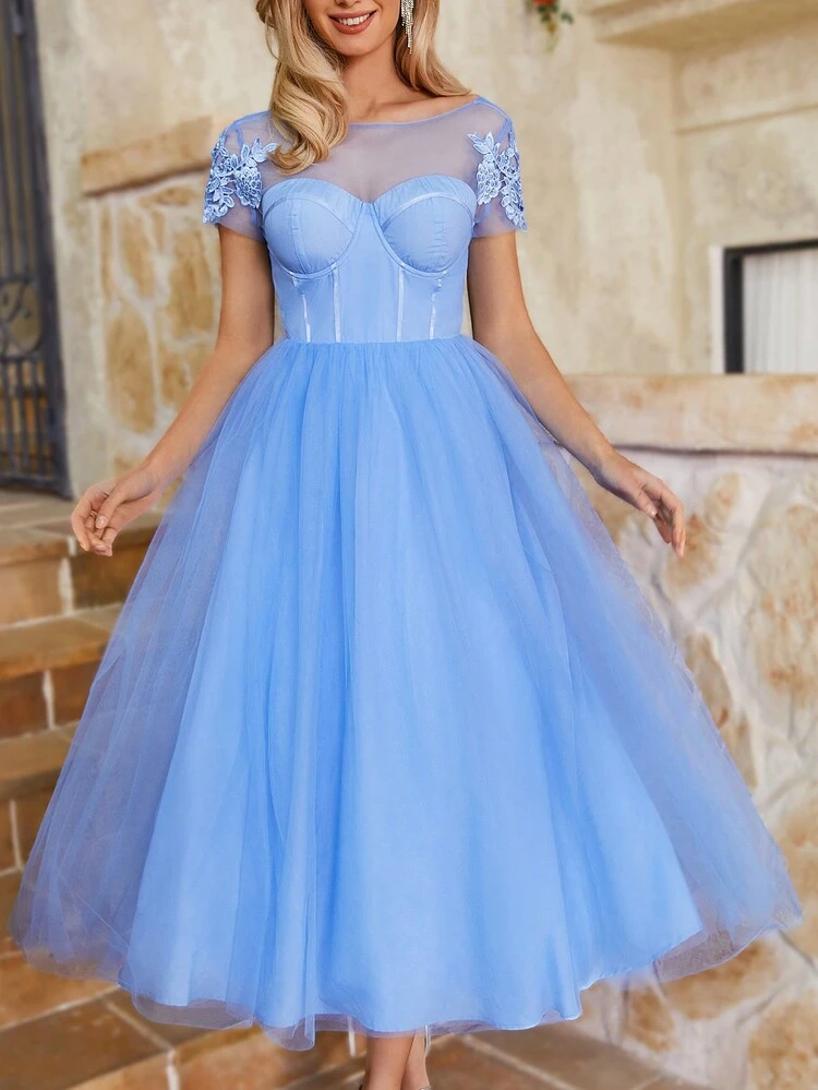 Applique Design, Wide Hem, See-Through Design, Cup Structure Women's Cocktail Dress