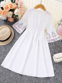 SHEIN 1pc Young Girls' Vintage Bohemian Style White Bell Sleeve Dress - White - View 2