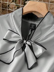 SHEIN Clasi 大尺碼女士蝴蝶結裝飾拼接襯衫,適合工作穿著 - 灰色 - 查看 4